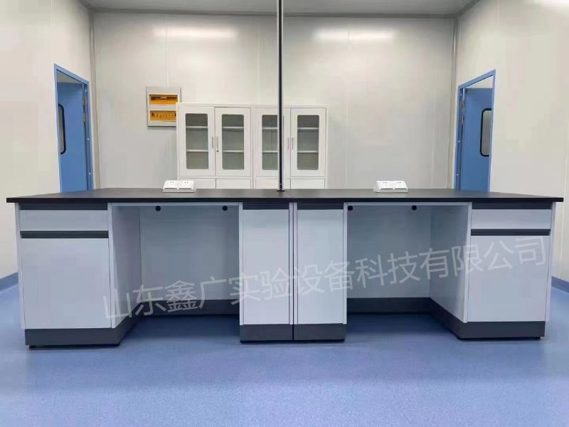 實(shí)驗(yàn)臺(tái)