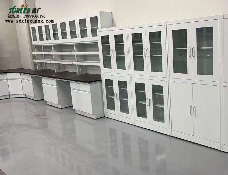 實(shí)驗(yàn)臺(tái)